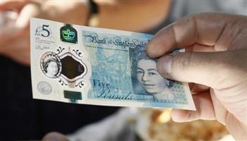 الجنيه الاسترليني يسجل أدنى مستوى له في 37 عاما