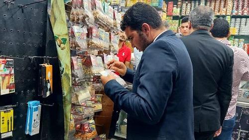 ضبط كميات من السلع منتهية الصلاحية في حملة مكبرة بكفر الشيخ