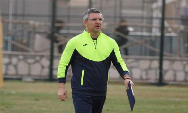 أول تعليق من مدرب غزل المحلة الجديد نيكوديموس بابافاسيليو