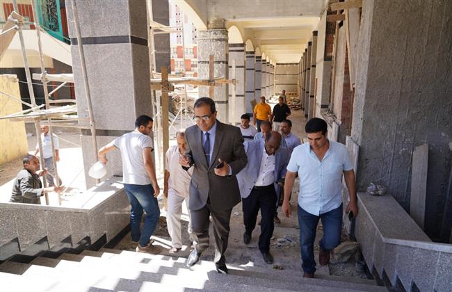 رئيس جامعة سوهاج يتفقد المراحل النهائية من تشطيبات مبني المعامل الطبية 