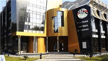 اتحاد الكرة يقرر صرف مستحقات الحكام شهريًا بالدوري الجديد 