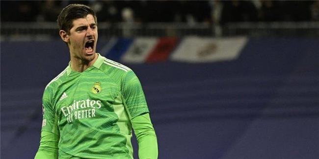 كورتوا يعود لقلعة أتلتيكو مدريد بعد تصريحاته الصادمة