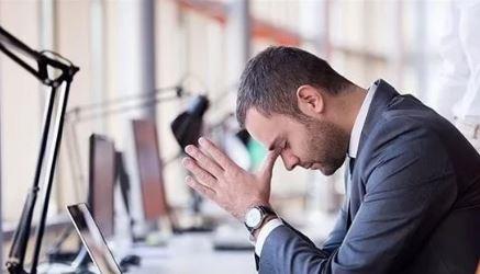 البريك مهم في الشغل.. استشاري: العمل 11 ساعة يسبب السكتات الدماغية 