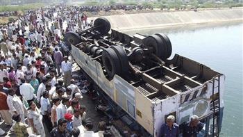   مقتل 6 أشخاص جراء سقوط حافلة في نهر بالهند