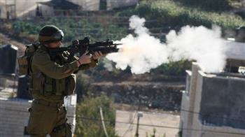    الاحتلال الإسرائيلي يطلق قنابل غاز صوب مزارعين فلسطينيين بقطاع عزة