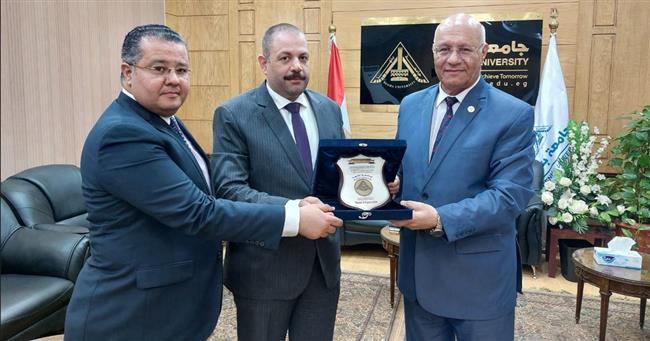 رئيس جامعة بنها يوجه الشكر للمجتمع المدنى ورجال الأعمال لدعمهم مشروعات الجامعة التنموية