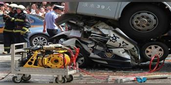   مصرع 27 شخصا وإصابة 20 آخرين في حادث انقلاب حافلة فى الصين