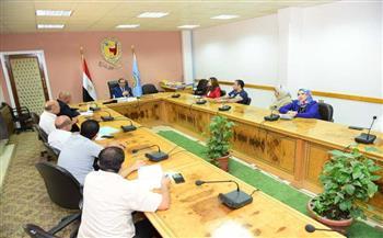 رئيس جامعة سوهاج يستعرض الاستعدادات النهائية للمشاركة بمنتدي التعليم العالى للتغيرات المناخية 