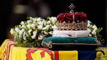  رئيس أرمينيا يخالف قوانين وداع الملكة إليزابيث