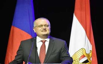 سفير روسيا بالقاهرة: استخدام الروبل والجنيه في تبادلاتنا سيجعل التجارة أكثر أمانا