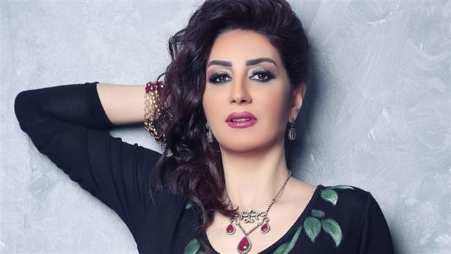 وفاء عامر تستعيد ذكريات المدرسة