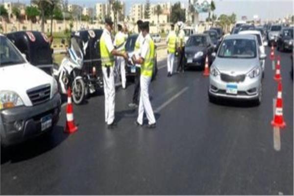 تحرير 929 مخالفة مرورية خلال حملة مكبرة بمحاور وطرق القليوبية