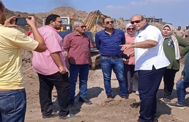 محافظ بورسعيد يتابع أعمال إنشاء خطوط الصرف الصحي بالإسكان الاجتماعي