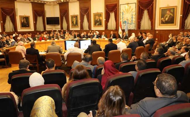 محافظ القاهرة يوجه برفع درجة الاستعداد لمواجهة موسم الأمطار