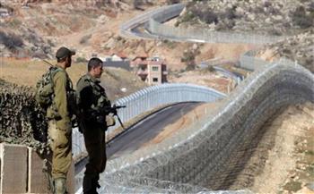   الاحتلال الإسرائيلي يلقي مقذوفات على السياج الحدودي مع سوريا