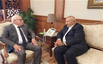   محافظ بورسعيد يلتقي «كامل أبو علي» رئيس النادي المصري