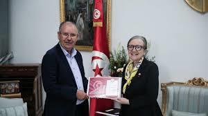 رئيسة الحكومة التونسية تتسلم من الأمين العام لاتحاد الشغل تقريرًا حول برنامج الإصلاحات الاقتصادية