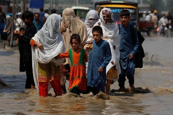 يونيسيف: 400 طفل بين قتلى الفيضانات بباكستان وتضرر ما لا يقل عن 18 ألف مدرسة