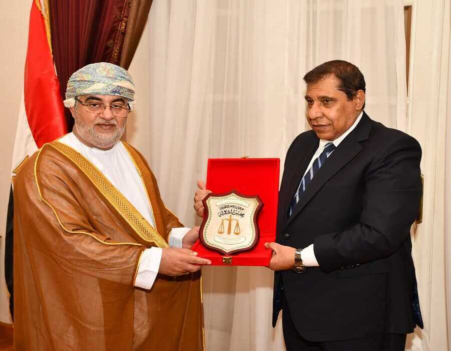 رئيس مجلس الدولة يستقبل نائب رئيس المحكمة العليا بسلطنة عمان