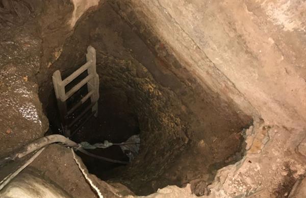 حبس 3 أشخاص متهمين بالتنقيب عن الآثار أسفل منزلهم بمصر القديمة