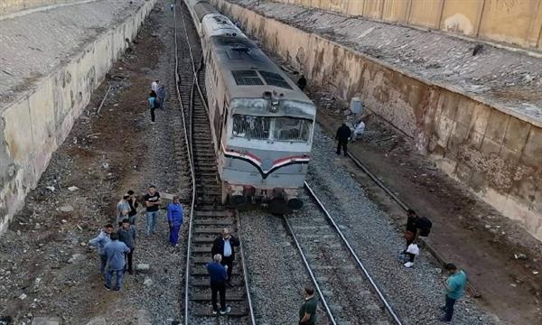 خروج قطار ركاب عن القضبان بدمنهور دون إصابات