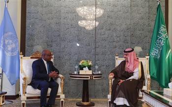 وزير الخارجية السعودي يبحث مع نظيره المالديفي تعزيز التعاون الثنائي