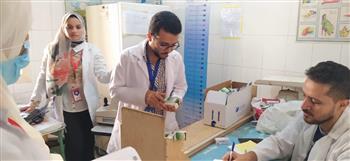 الكشف على 351 حالة وصرف العلاج بالمجان بقافلة طبية لجامعة بنها بقرية بلتان