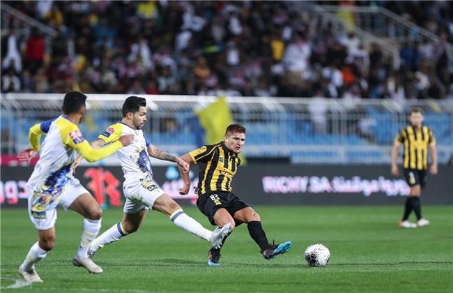 أزمة بسبب منع الحكام من إدارة الكلاسيكو بين النصر والاتحاد 