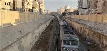 انتظام حركة قطارات الإسكندرية القاهرة..بعد رفع عربتى القطار خرج عن القضبان في دمنهور