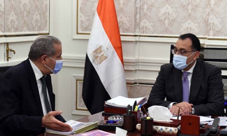 رئيس الوزراء يتابع موقف الأرصدة الاستراتيجية من السلع الأساسية
