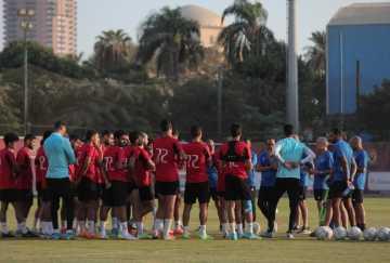 شوبير يكشف كواليس اقتراب الأهلى من صفقة جديدة