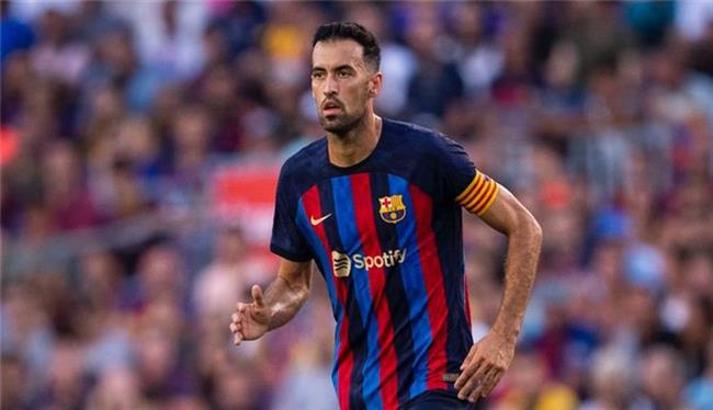 بوسكيتس يتمسك بالرحيل عن برشلونه ويرفض التجديد