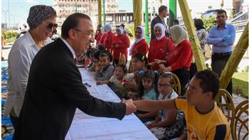   محافظ الإسكندرية يوزع على 100 طفل من ذوي الهمم والأيتام المستلزمات المدرسية 