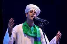 محمود التهامى يحتفل بإطلاق ألبومه الجديد فى الأهرامات