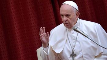   البابا فرنسيس: التفكير في استخدام أسلحة نووية بأوكرانيا «جنون»