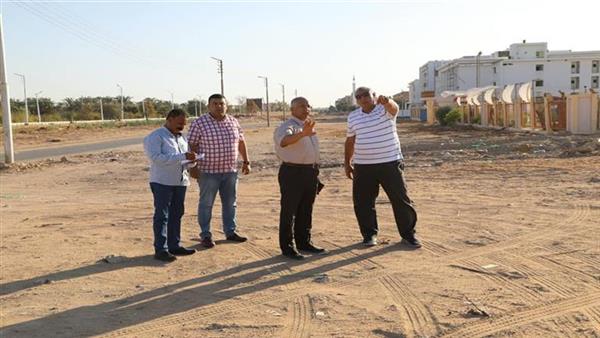 محافظ الوادي الجديد يخصص قطع من أراضي الدولة لإقامة مشروعات خدمية