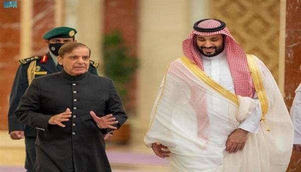 ولي العهد السعودي ورئيس الوزراء الباكستاني يبحثان هاتفيا سبل تعزيز التعاون الثنائي