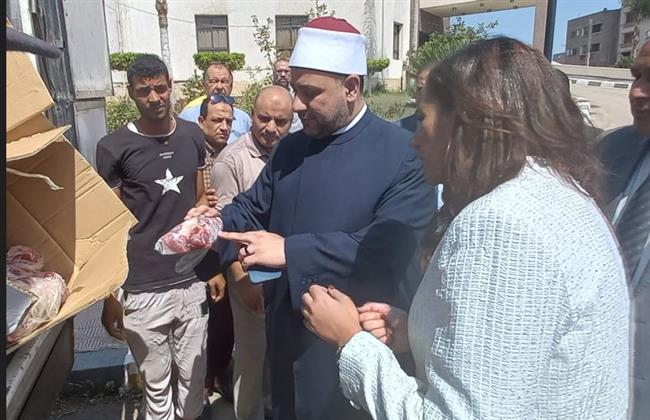إستلام 2 طن لحوم صكوك الأضاحي تمهيداً لتوزيعها على الأسر الأولى بالرعاية بالبحيرة