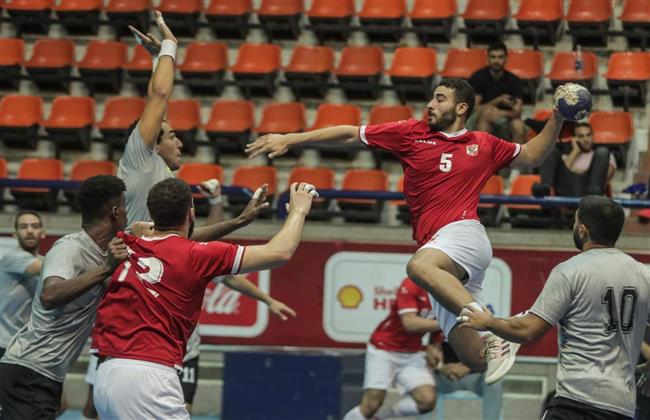 «رجال يد الأهلي» يفوز على الجزيرة في الدوري