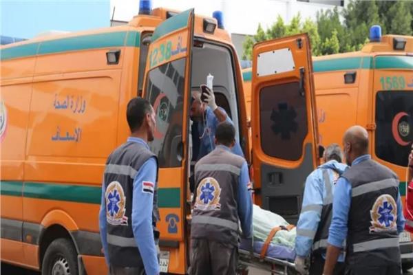 إصابة 5 أشخاص في تصادم سيارة وتروسيكل بـ المنيا