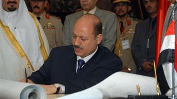   رئيس "الرئاسي اليمني" يجدد الإشادة بدور الجامعة العربية في دعم ومناصرة شعب اليمن