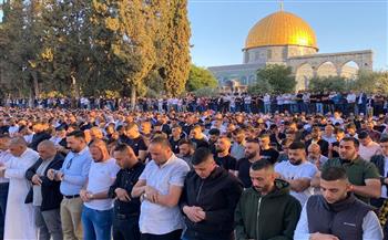   50 ألف فلسطيني يؤدون صلاة الجمعة بالمسجد الأقصى