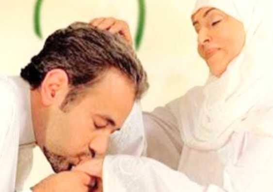 هل بر الوالدين يكفر الذنوب؟.. الإفتاء توضح