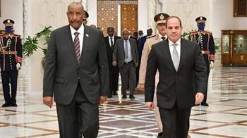   رئيس مجلس السيادة بالسودان يعود إلى الخرطوم بعد مشاركته في الجمعية العامة للأمم المتحدة وزيارته للقاهرة