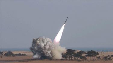 كوريا الشمالية تطلق صاروخا باليستيا باتجاه بحر اليابان