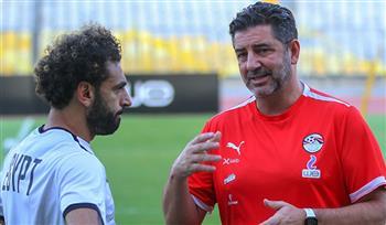 فيتوريا يقرر استبعاد «صلاح» و«مصطفى محمد» و«فتوح» من مواجهة ليبيريا 