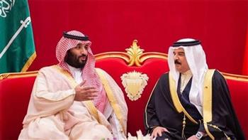   ولي العهد السعودي يلتقي ملك البحرين بجدة ويبحثا سبل دعم العلاقات الثنائية بين البلدين