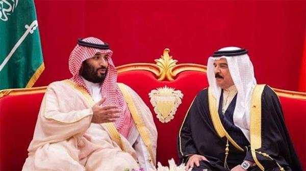 ولي العهد السعودي يلتقي ملك البحرين بجدة ويبحثا سبل دعم العلاقات الثنائية بين البلدين