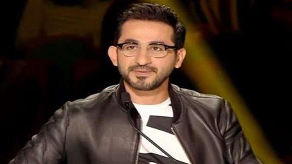 أحمد حلمي يقضي فترة العزل المنزلي بعد إصابته بكورونا 