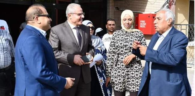 "مندور" يتفقد المرحلة الثانية لتطوير الأقسام الداخلية بمستشفى جامعة القناة 